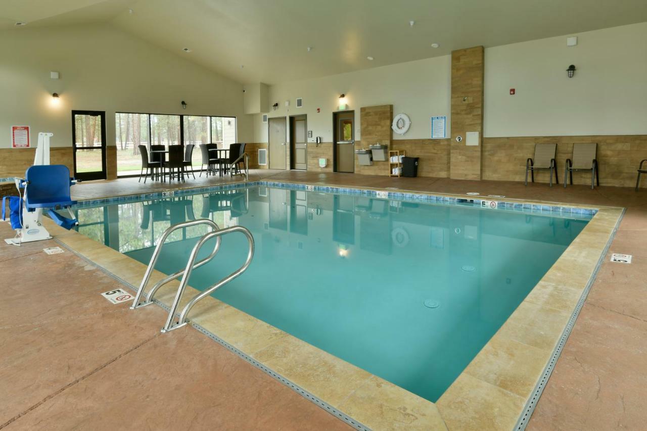 Grandstay Hotel & Suites Sisters Exteriör bild